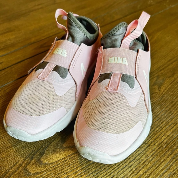 Nike Girls Sneakers 2 🩷 - Picture 1 of 10